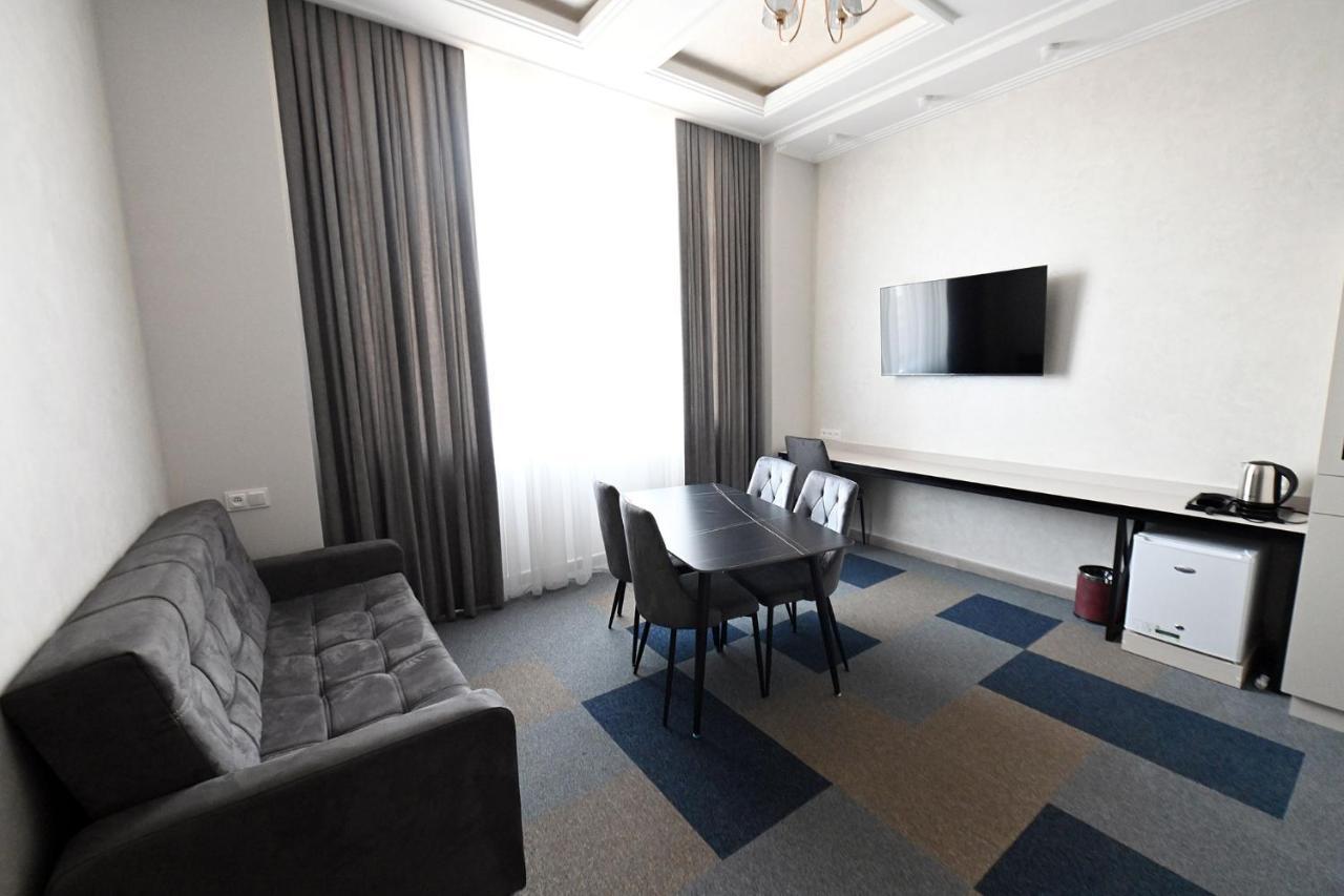 Prime Hotel Гюмри Экстерьер фото
