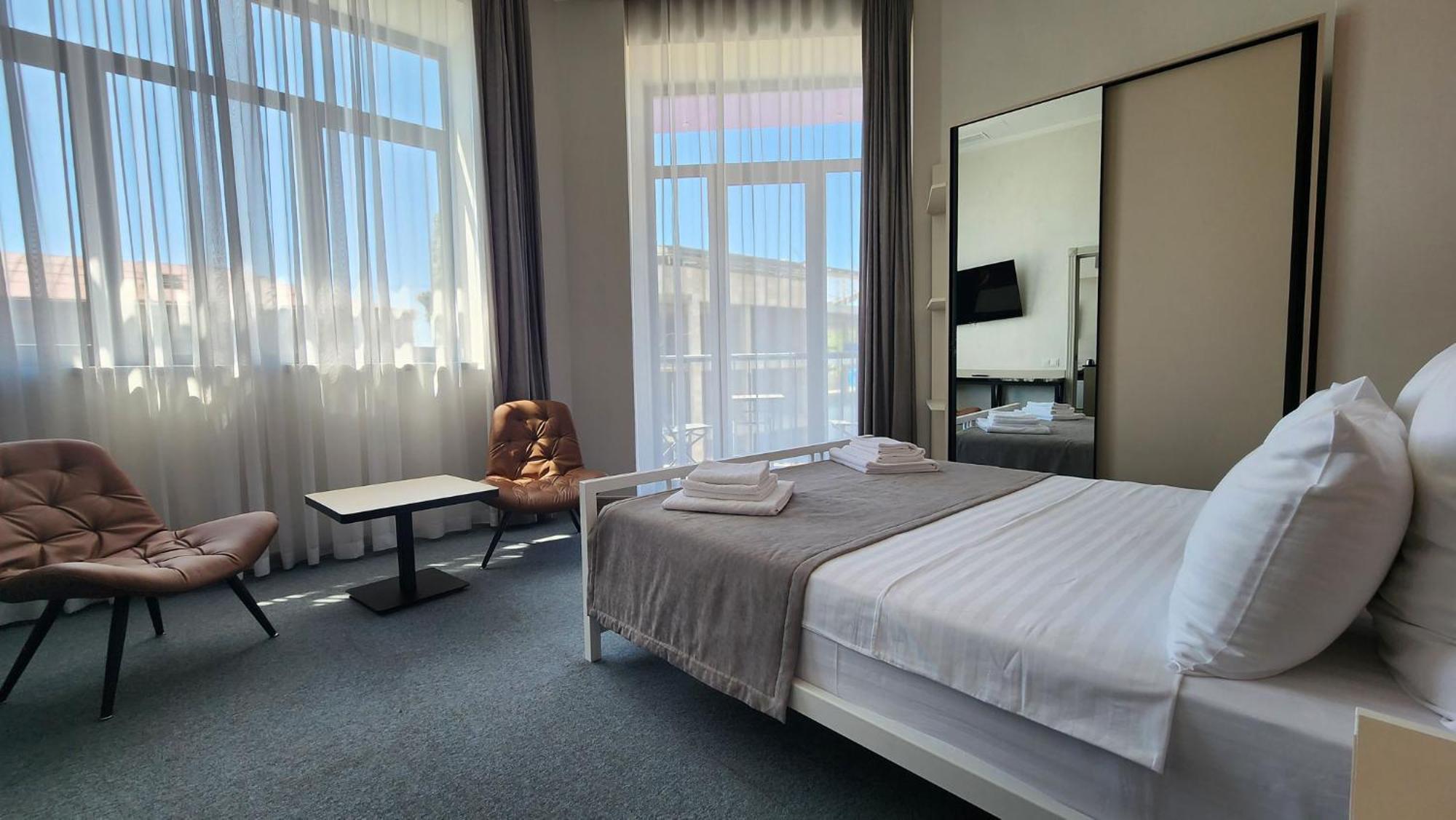 Prime Hotel Гюмри Экстерьер фото